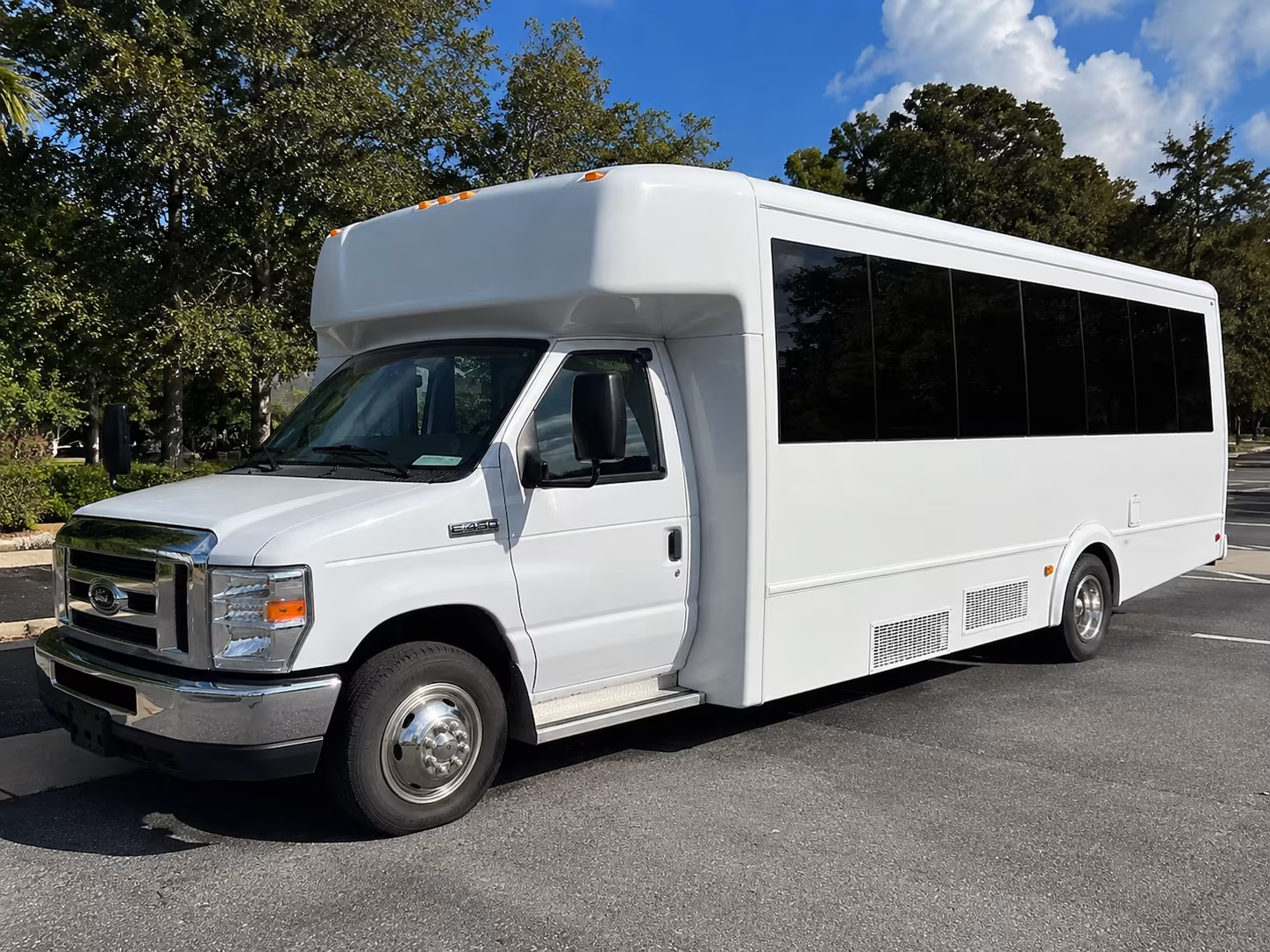 18 Passenger Party Bus Exterior